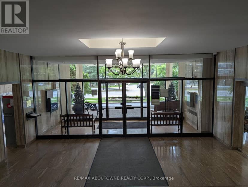 306 - 1359 White Oaks Boulevard, Oakville, photo 4