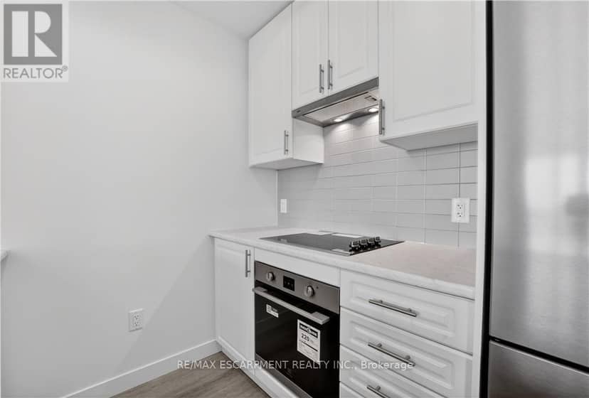809 - 461 Green Road — photo 9 of 40