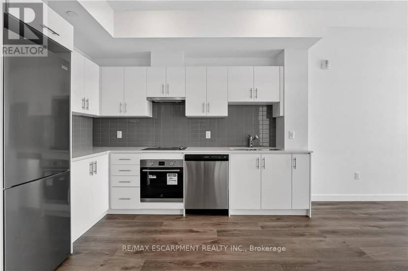 606 - 461 Green Road — photo 10 of 40