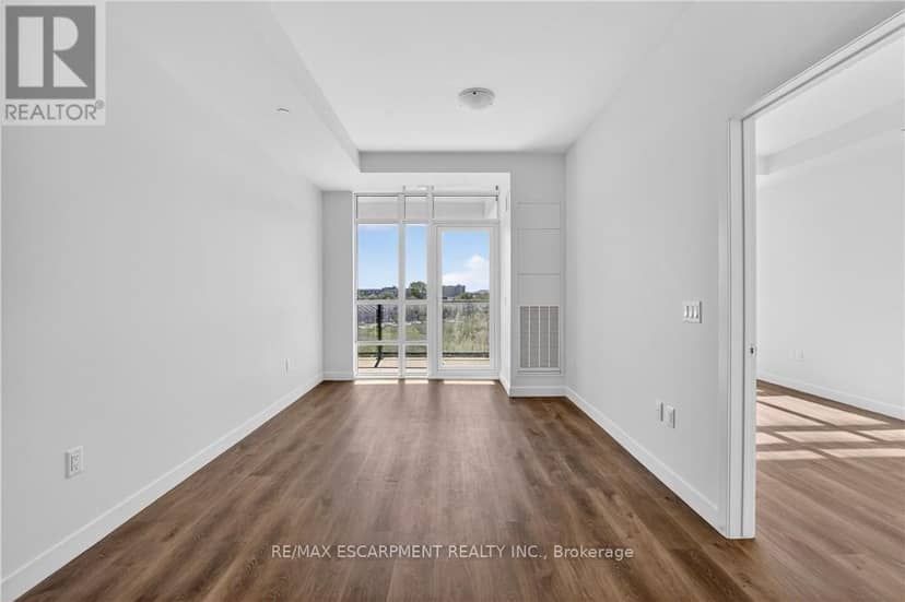 606 - 461 Green Road — photo 15 of 40