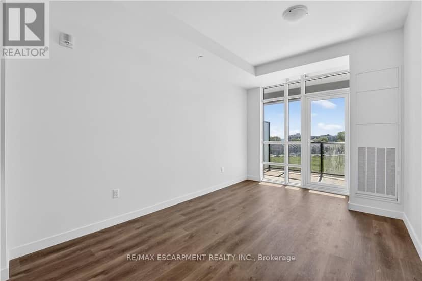 606 - 461 Green Road — photo 16 of 40