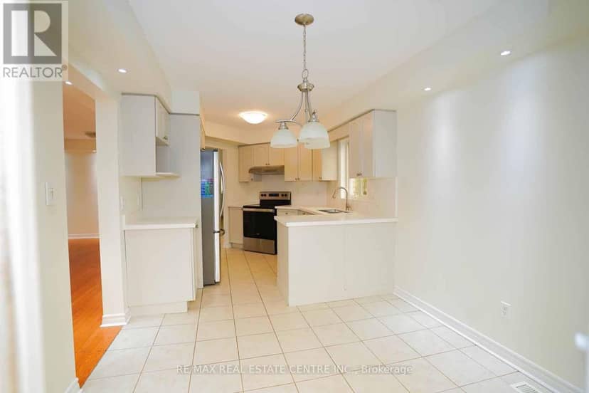 18 Heritage Drive — photo 12 of 40