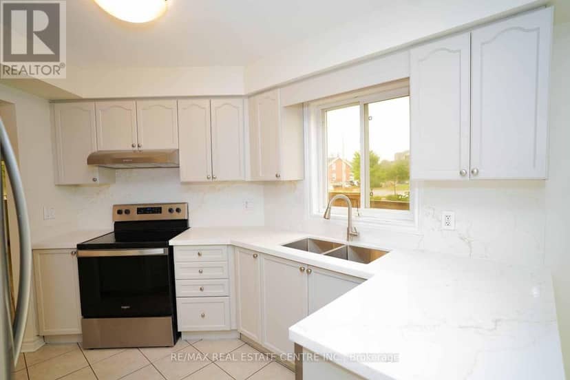 18 Heritage Drive — photo 13 of 40