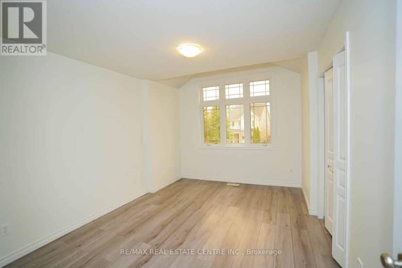 18 Heritage Drive — photo 21 of 40