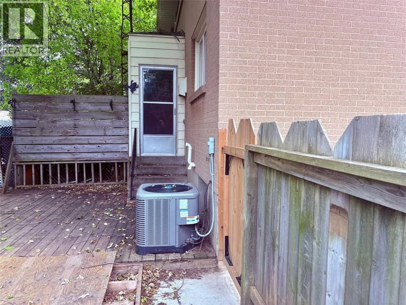 825 Elizabeth Avenue — photo 10 of 10