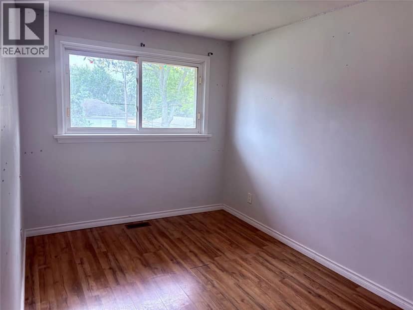 825 Elizabeth Avenue — photo 5 of 10