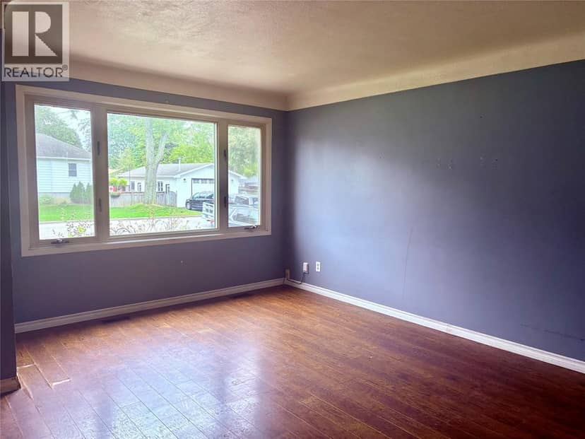 825 Elizabeth Avenue — photo 3 of 10