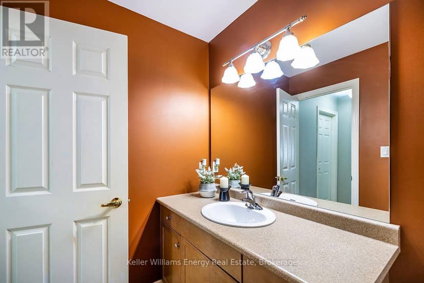 409 Harris Street — photo 33 of 40