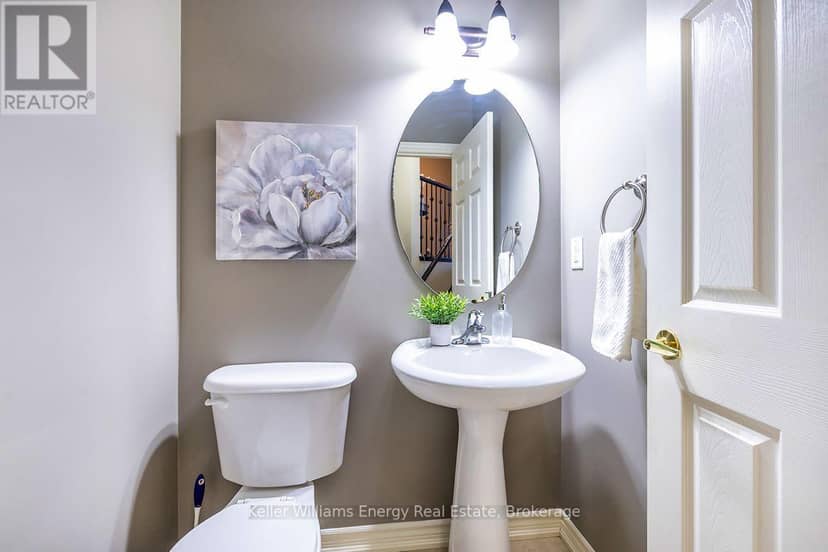 409 Harris Street — photo 4 of 40