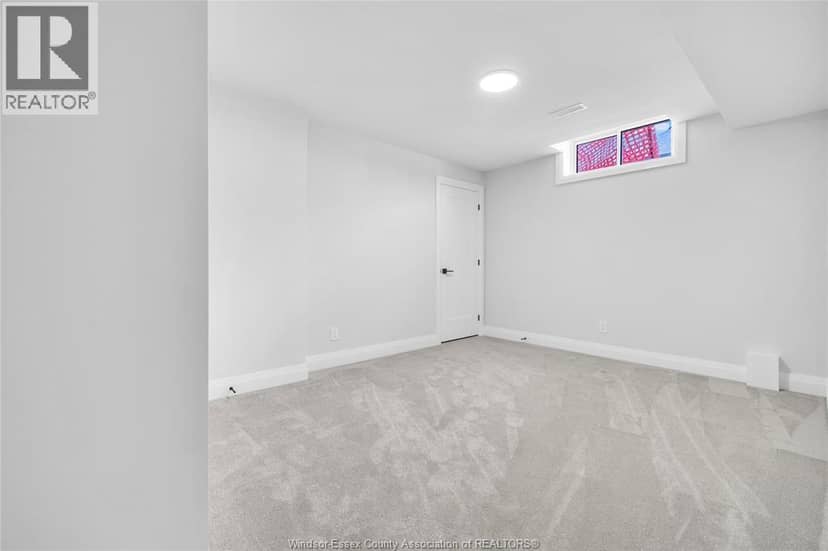 445 Caserta Crescent — photo 32 of 40