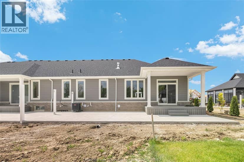 445 Caserta Crescent — photo 37 of 40