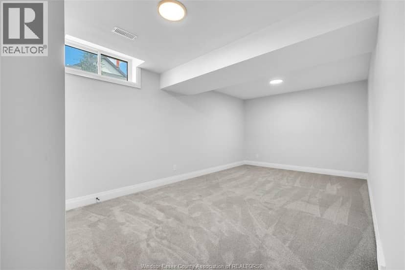 445 Caserta Crescent — photo 29 of 40