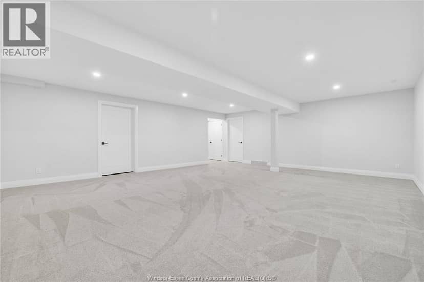 445 Caserta Crescent — photo 30 of 40