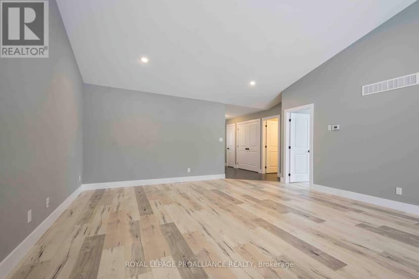 123 Farrington Crescent, Prince Edward County, photo 4