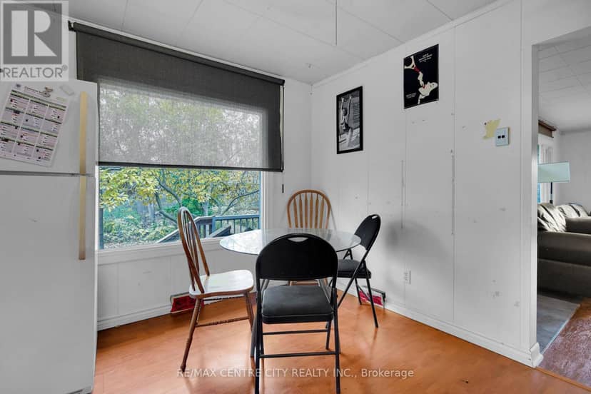 2 Saunby Street — photo 15 of 40