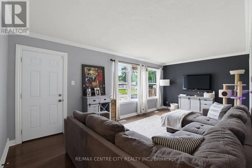 204 Burnside Drive — photo 4 of 40