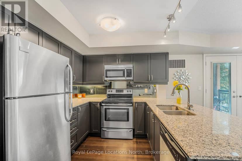 201 - 4 Brandy Lane Drive, Collingwood, photo 8