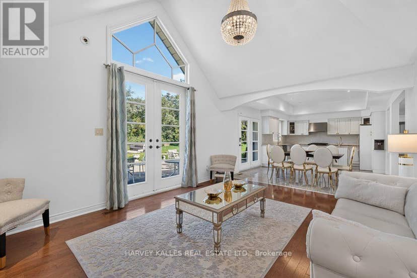 28 Putting Green Crescent — photo 18 of 40
