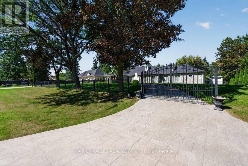 28 Putting Green Crescent — photo 3 of 40