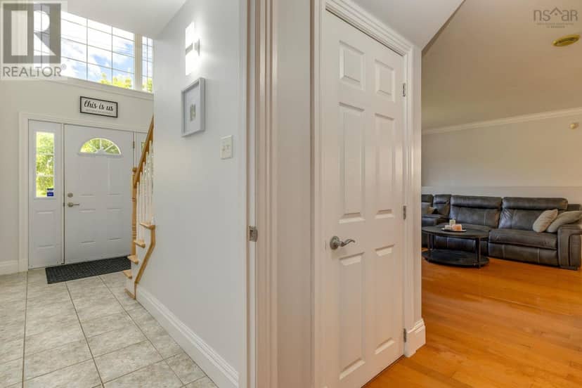 88 BellBrook Crescent — photo 3 of 40