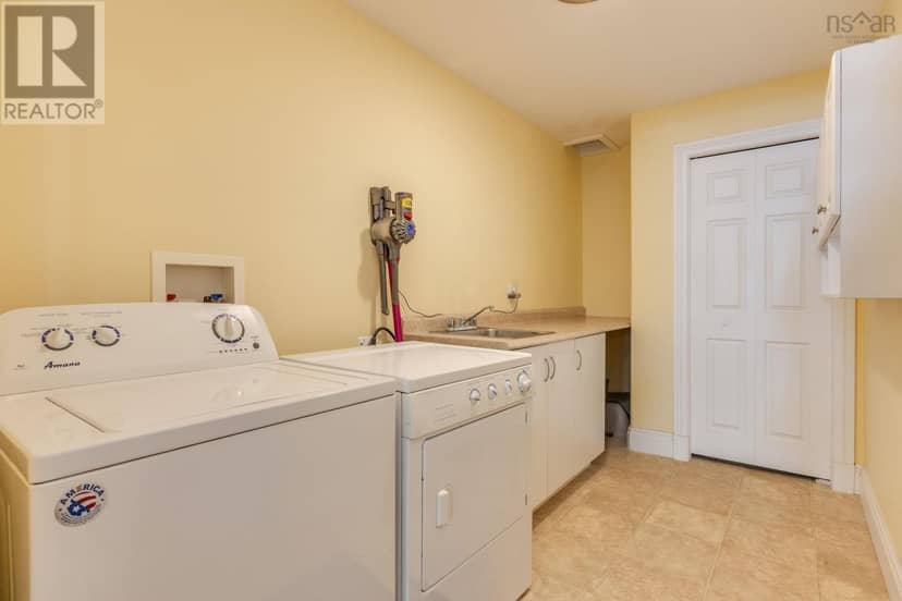 88 BellBrook Crescent — photo 35 of 40