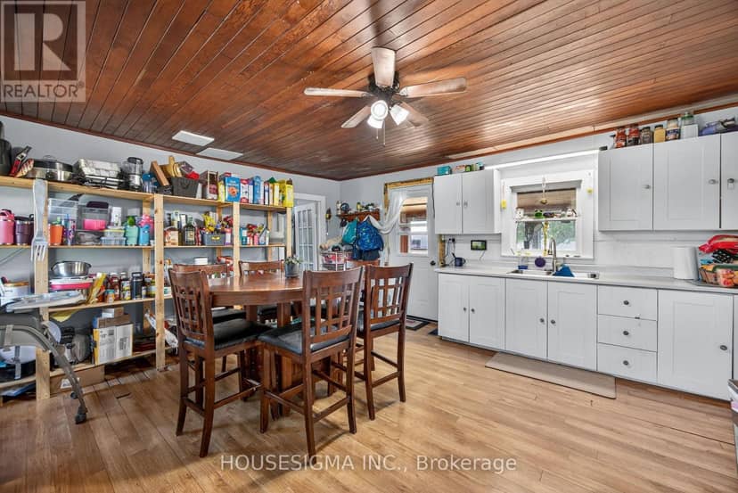 1617 42 County Road — photo 9 of 37