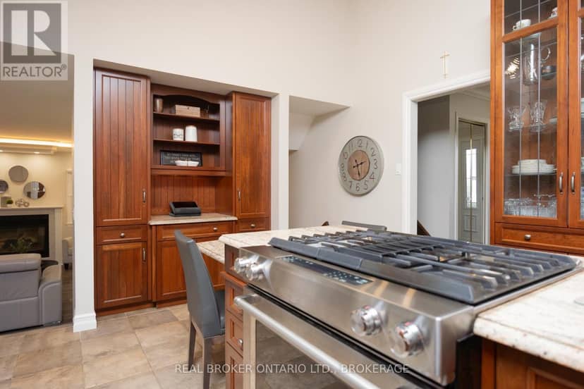162 Hope Street — photo 38 of 40