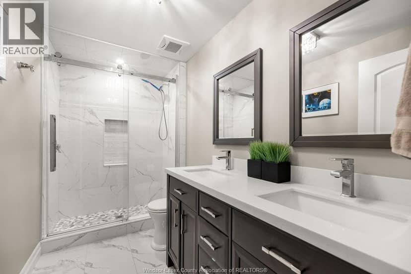 226 Rafih Crescent — photo 36 of 40