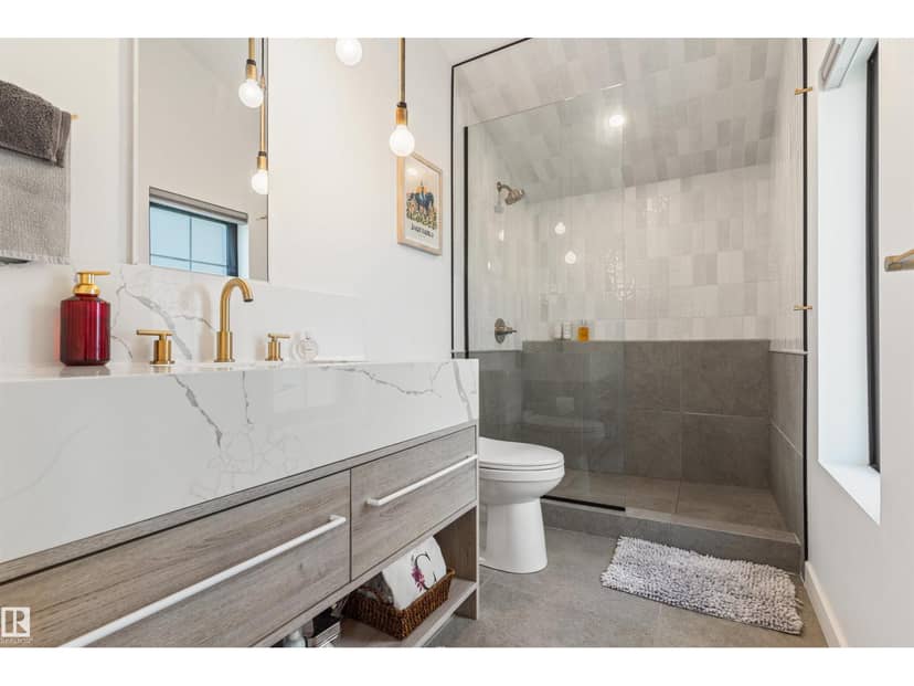 9342 74 AV NW — photo 23 of 40