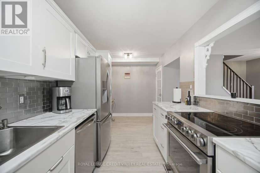 4 - 2 Parkview Drive — photo 11 of 31