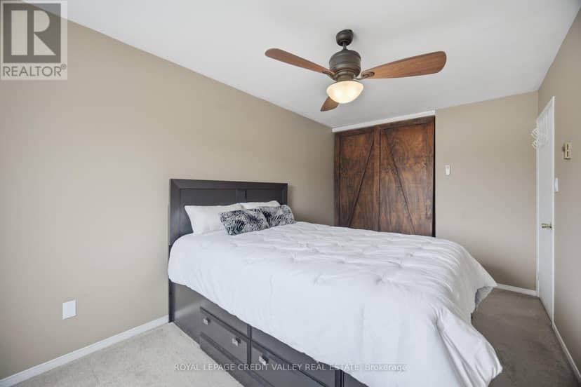 4 - 2 Parkview Drive — photo 17 of 31