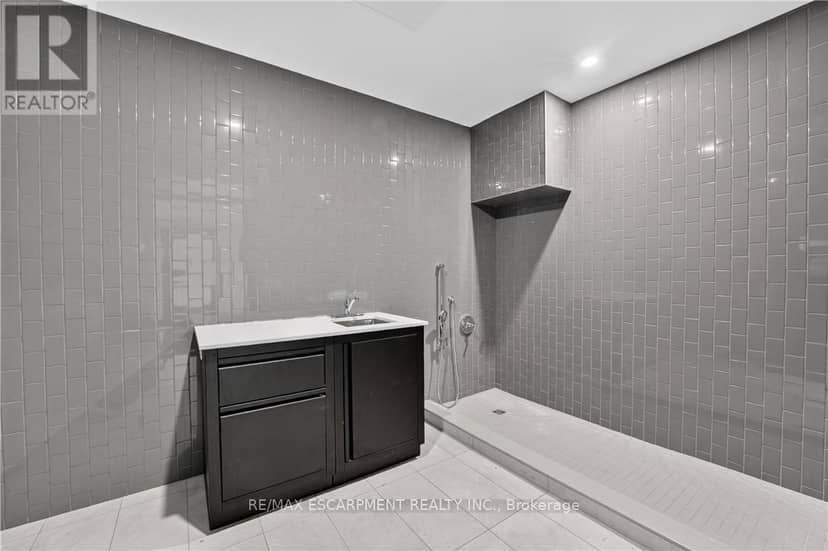 304 - 461 Green Road — photo 37 of 40