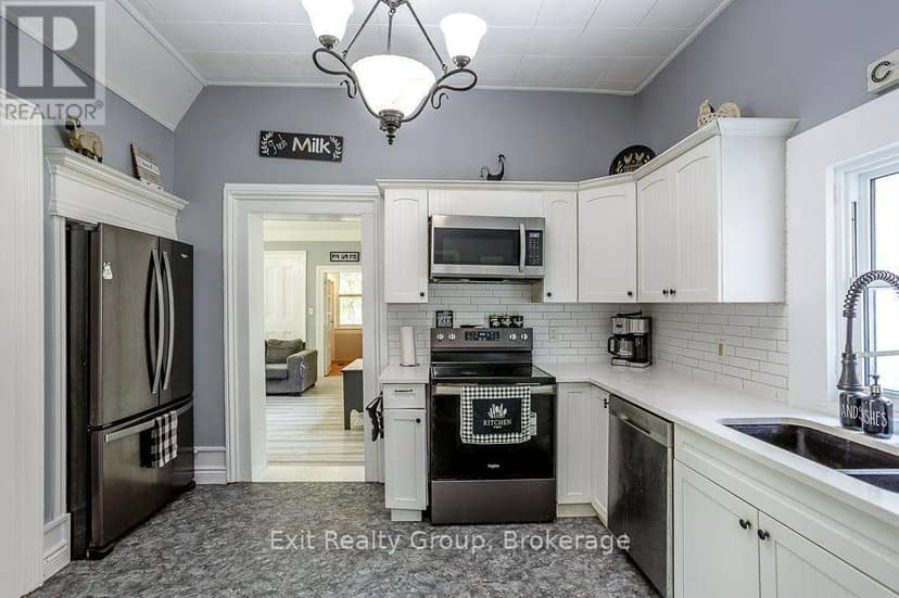 179 Edward Street — photo 17 of 40