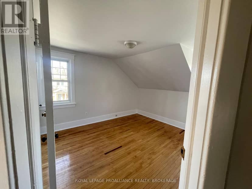 260 Collingwood Street — photo 18 of 32