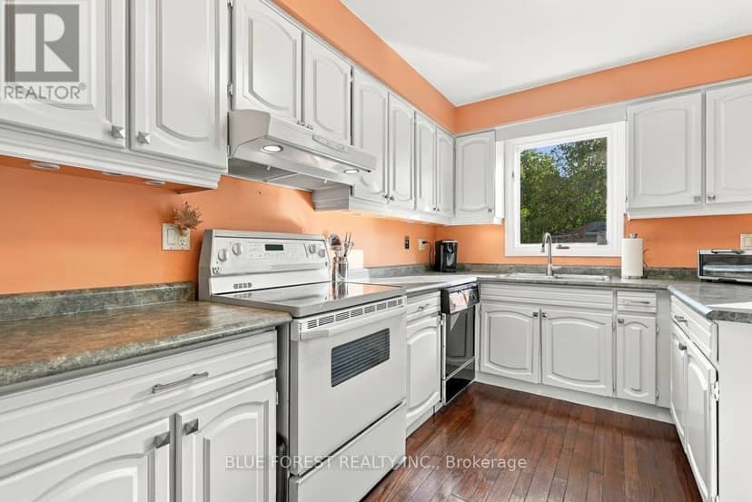14 Dundee Place — photo 11 of 40