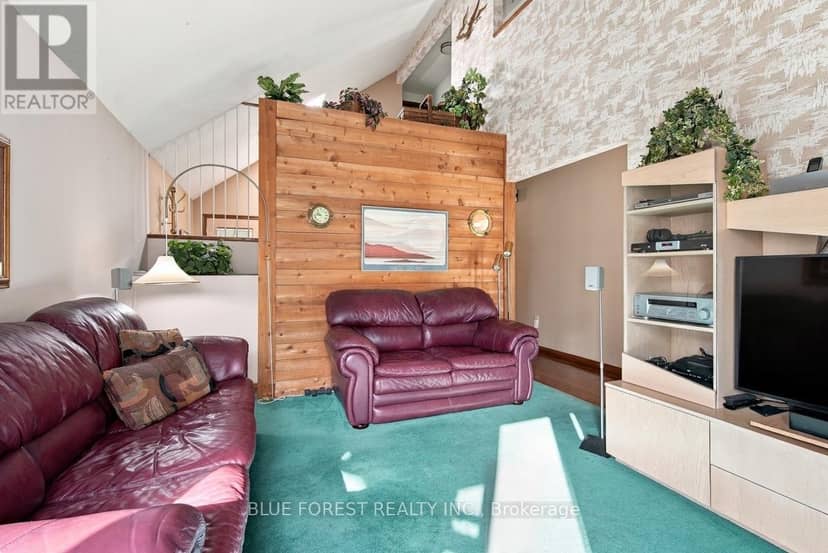 14 Dundee Place — photo 17 of 40