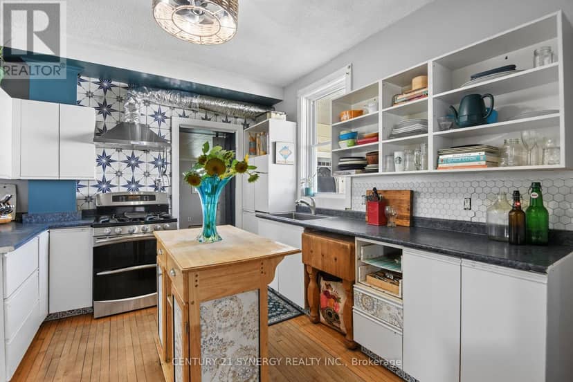35 Norma Street S — photo 13 of 40