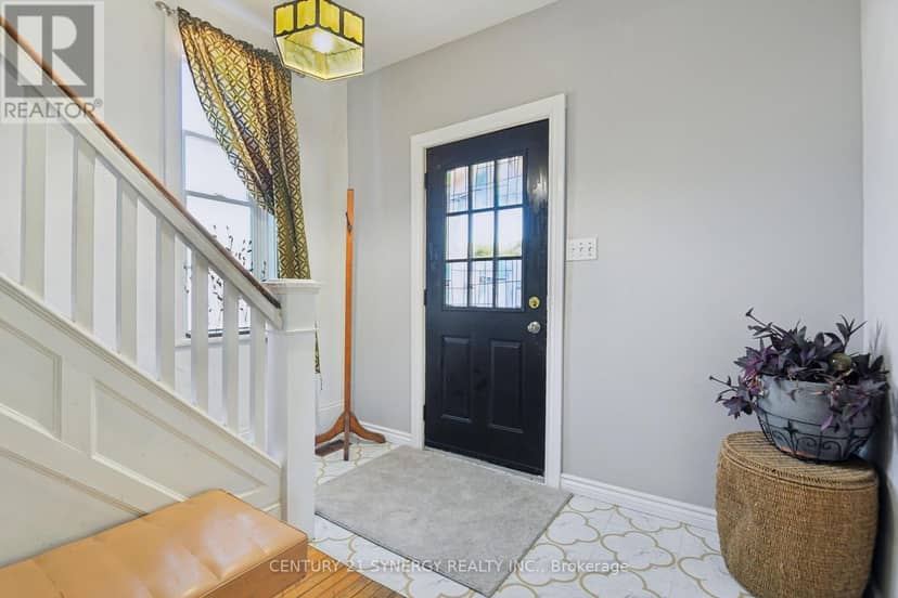 35 Norma Street S — photo 4 of 40