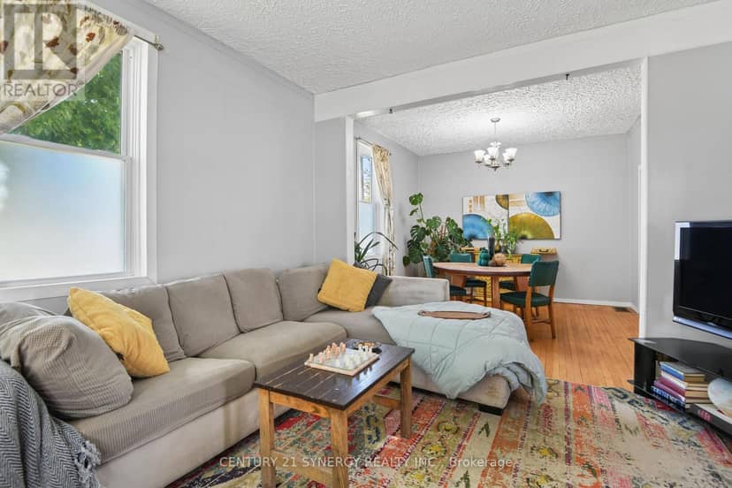 35 Norma Street S — photo 9 of 40