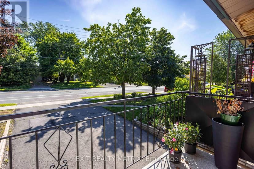 2064 St Laurent Boulevard, Ottawa, photo 5