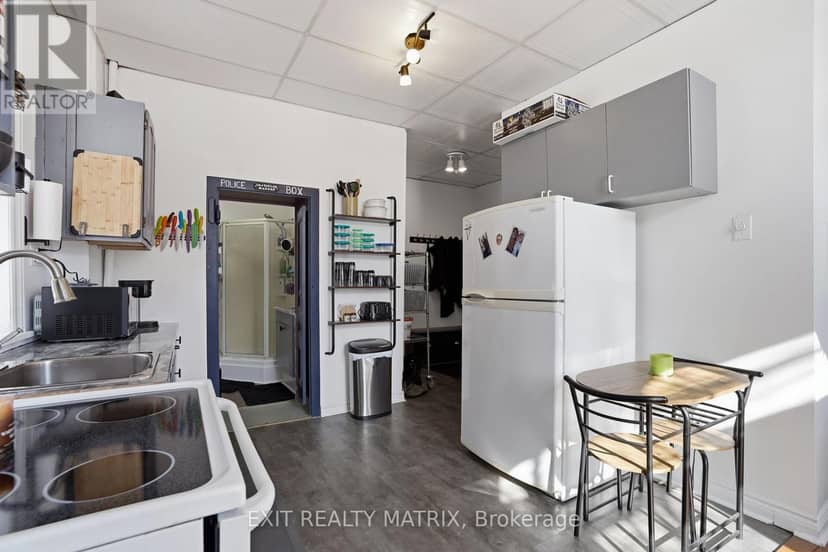 5505 Osgoode Main Street — photo 10 of 37