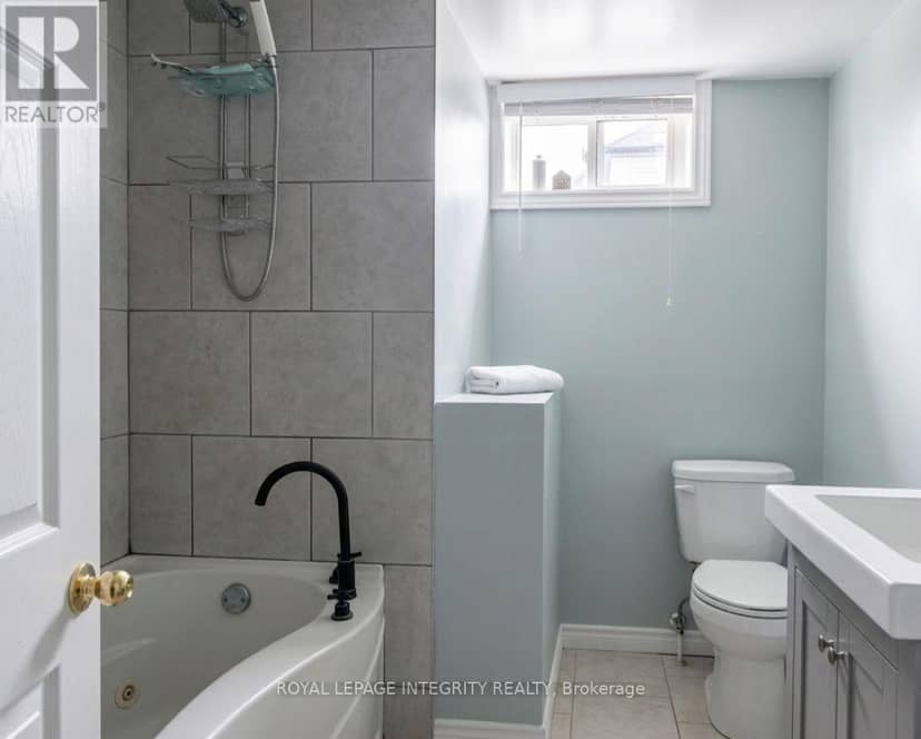 176 Oakridge Boulevard — photo 14 of 18