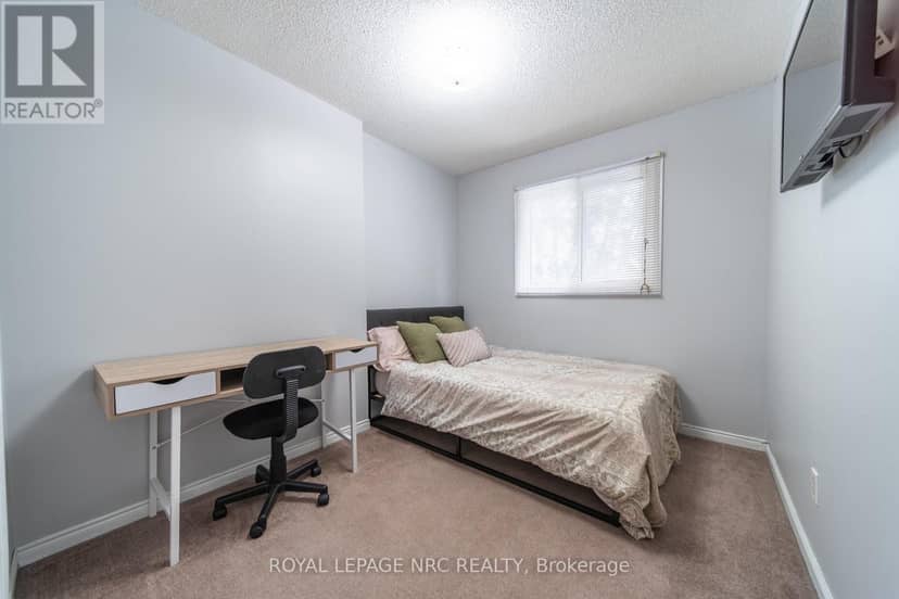 6073 Wildrose Crescent — photo 11 of 30