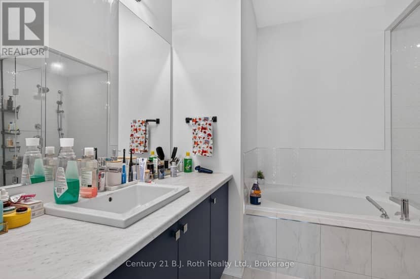 543 Hudson Crescent — photo 13 of 38