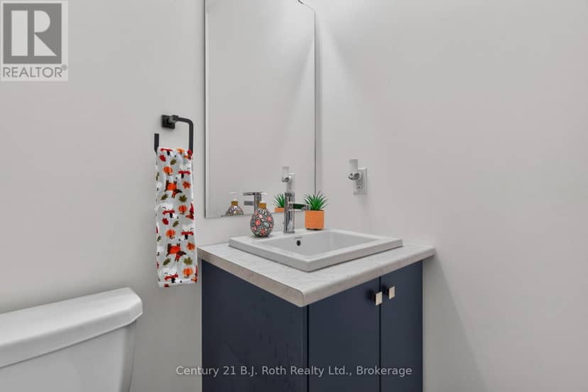543 Hudson Crescent — photo 18 of 38