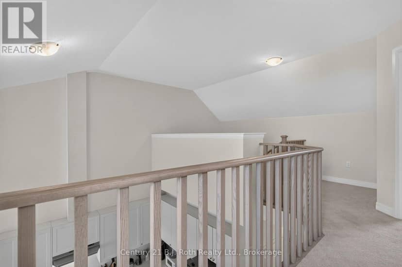 543 Hudson Crescent — photo 25 of 38