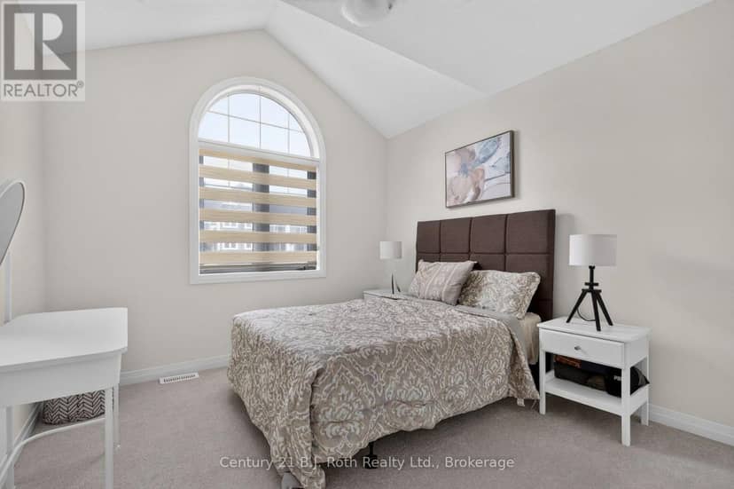 543 Hudson Crescent — photo 26 of 38