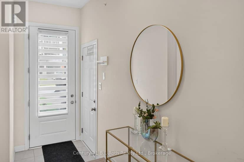 543 Hudson Crescent — photo 4 of 38