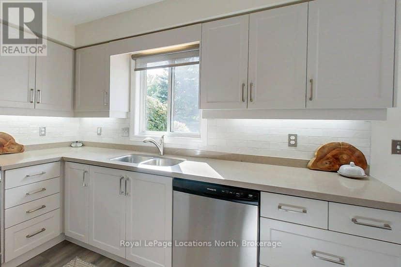 61 Marina Crescent — photo 12 of 33