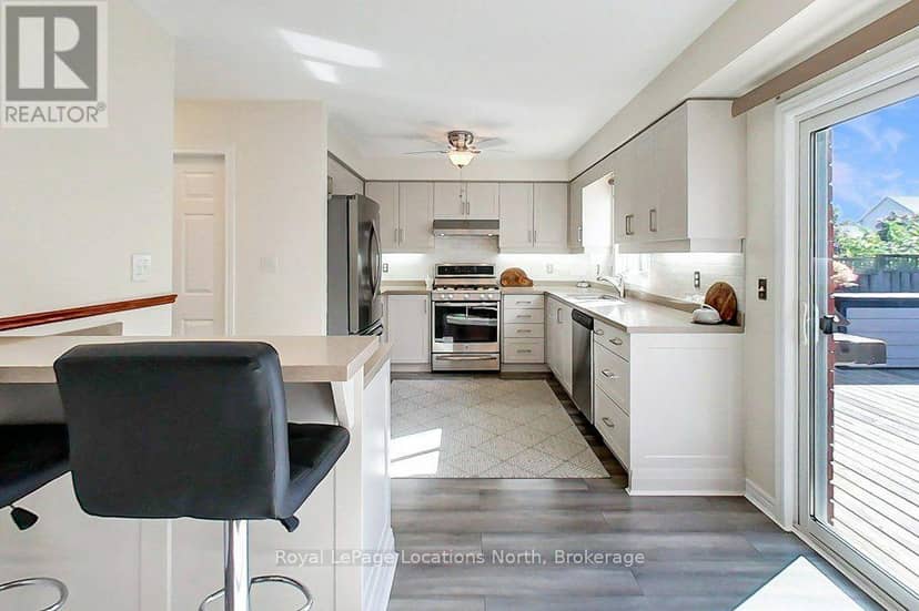 61 Marina Crescent — photo 13 of 33